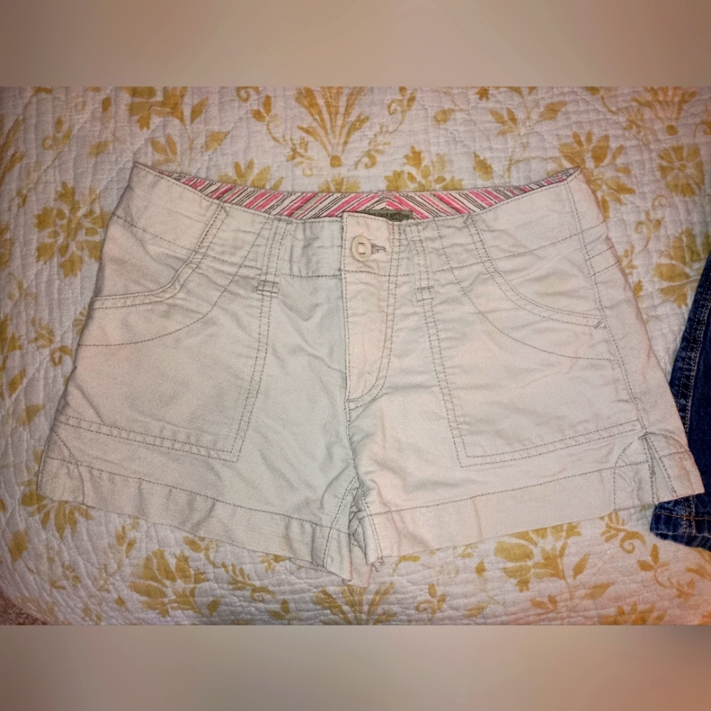 Khaki American Eagle Shorts